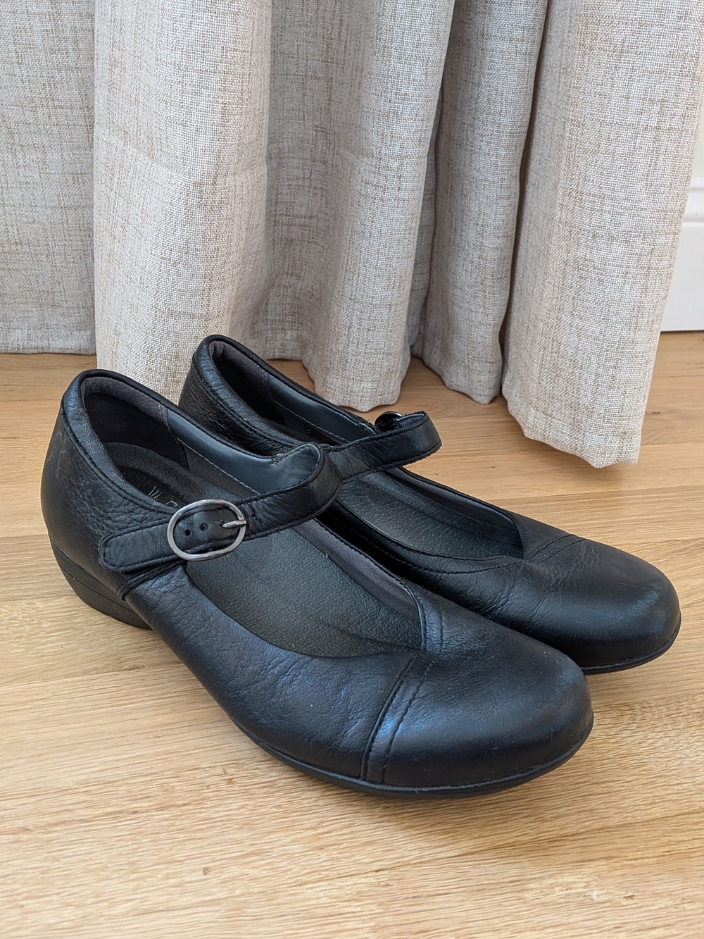 Dansko Fawna Mary Janes | Black Burnished Leather | EU 38 | US 7.5-8